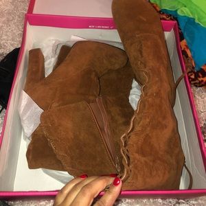 Chestnut Suede Kneehigh boots